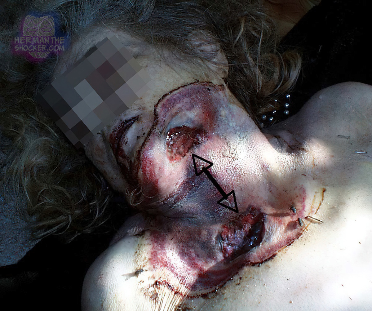 Corpse of an old woman found in her apartment